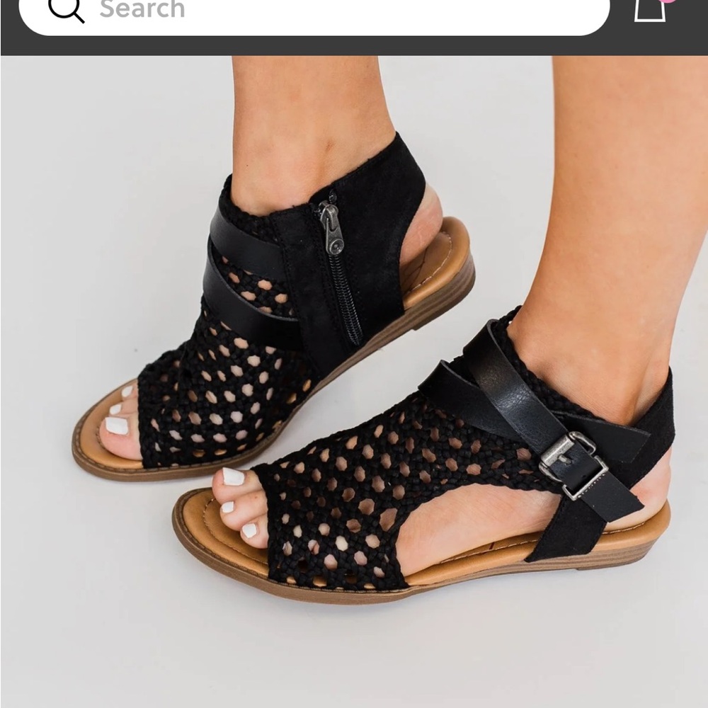 Stylish Women's Sandals - Black and Beige - Picture 4 of 5